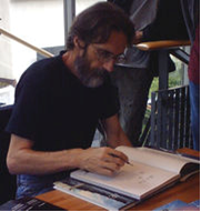 Джон Хоуи в 2003г.