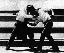 Роберт Говард боксирует с Труитом Винсоном